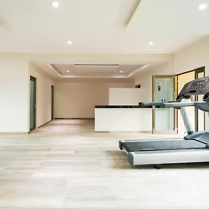 Palmarena & Residences - Long Comfort With Parking, Sauna, Gym & Pool - Steps From 5th Avenue Hotel Playa del Carmen